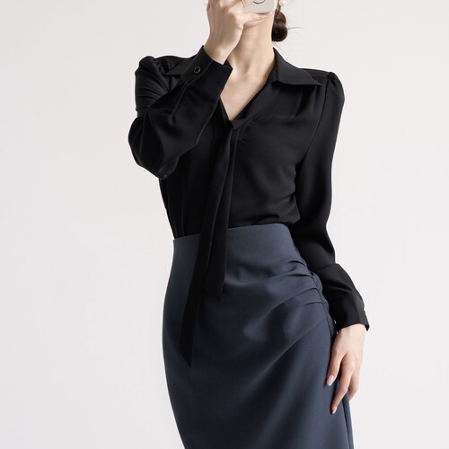 Women's Spring and Autumn Season French Black Puffed Sleeve Shirt with V-Neck, Elegant and Slimming Commute Shirt, Detachable Ties Collar