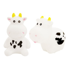 搪胶玩具摆件卡通动物公仔玩具创意微景观装饰摆件可爱PVC小奶牛