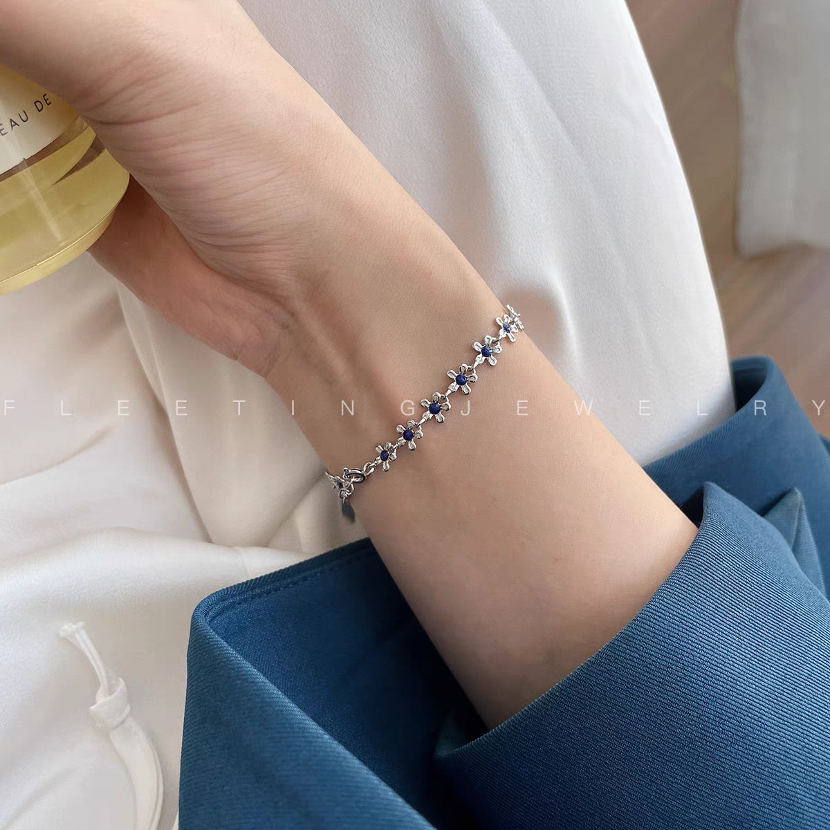 Otoño exquisita pequeña flor azul pulsera de las mujeres simples novias Mori pulsera de las mujeres ins versátil pulsera de alto grado