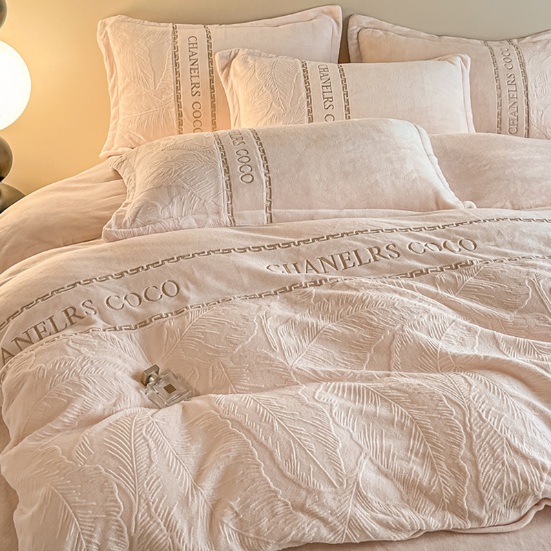 Espesado tallado cuatro piezas de lana de coral de invierno conjunto 2025 nueva cama de flanel doble cara sábanas cubierta