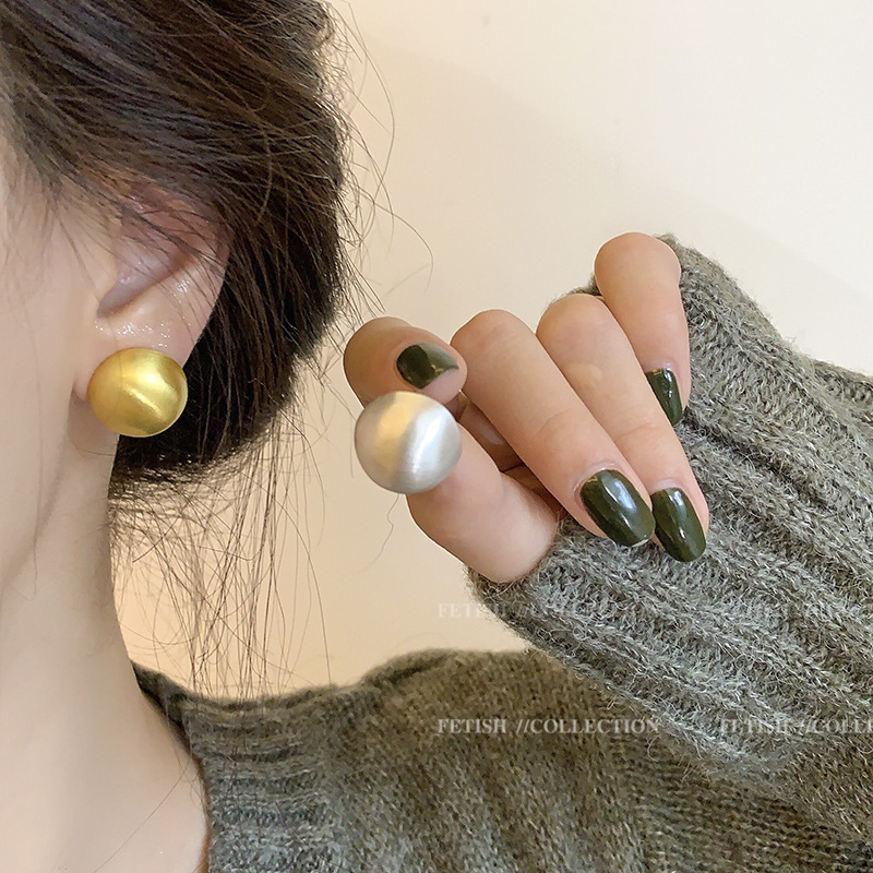 Matte small design retro earrings