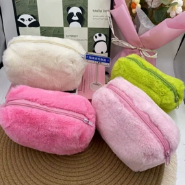 钥匙扣及钥匙扣配件;女士斜挎包;女士手提包