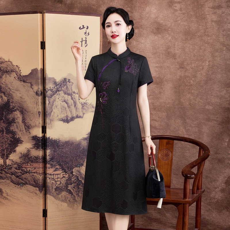 New Chinese-Style Mother's Clothing, Improved Xiangyun Silk Qipao Dress, Fashionable Embroidery, Slimming, Tummy-Concealing, Over-The-Knee Silk Long Dress