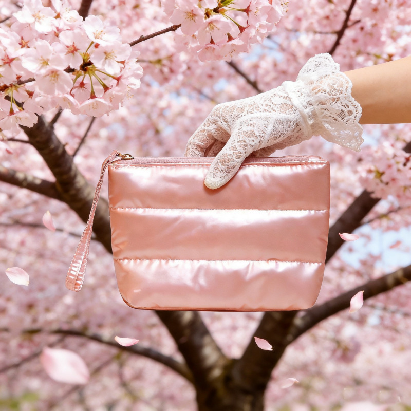 Fashionable Bright Pink Quilted Makeup Bag, High-Looking Quilted Soft Cotton Clutch Bag, Simple Beauty Brush Zipper Storage Bag