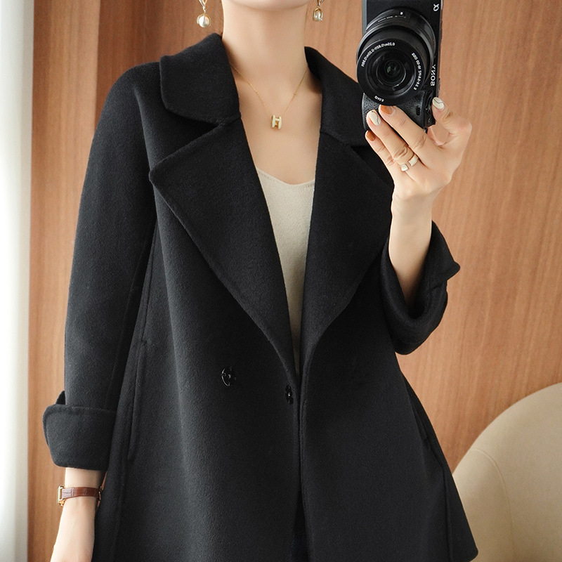 Short double-faced wool cashmere coat for petite women, 2026 autumn/winter new style, slimming and Chanel-inspired wool coat.