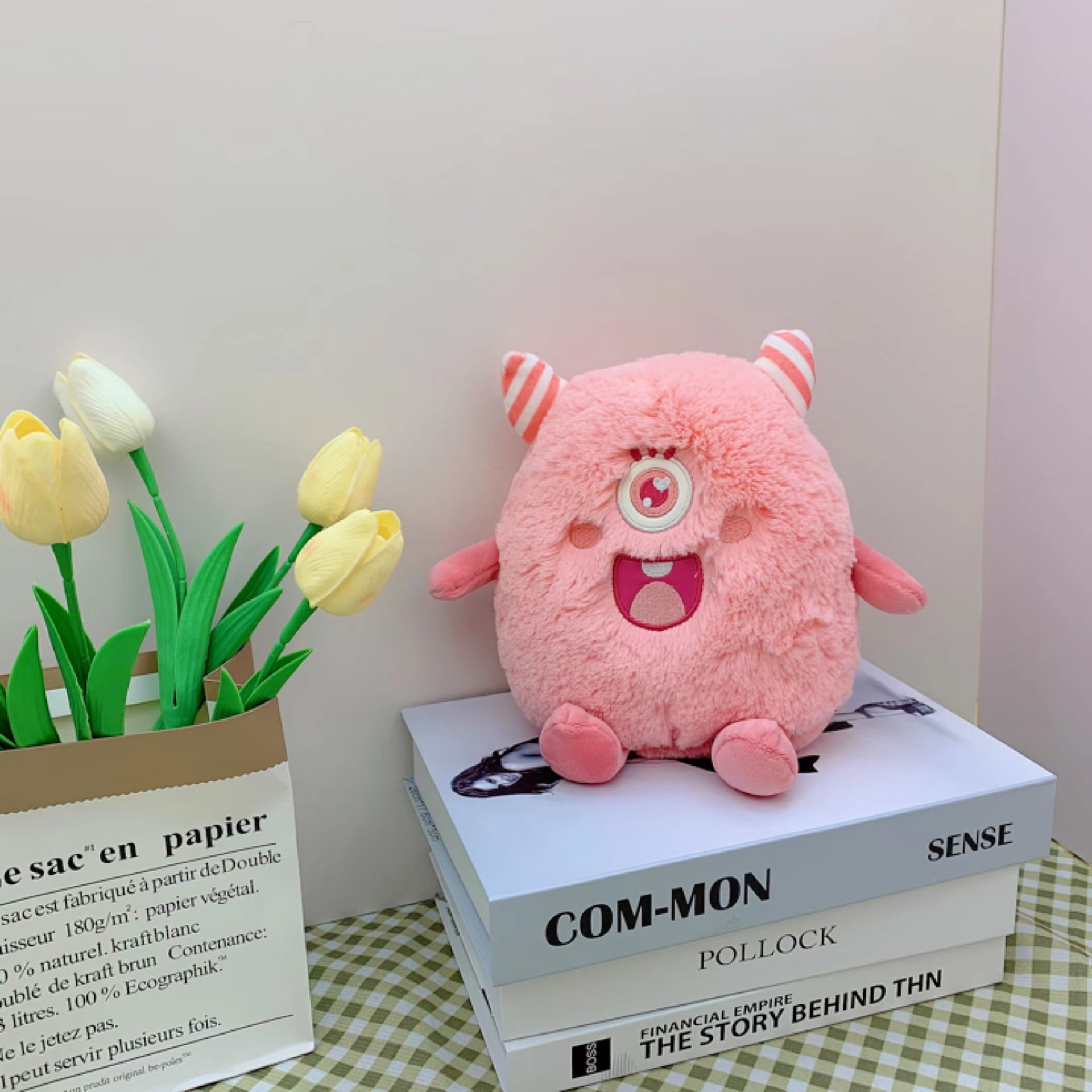 Nuevo peluche de monstruo pequeño, feo pero adorable, estilo adorable para niñas, fabricante de máquinas de garras de ocho pulgadas, venta al por mayor