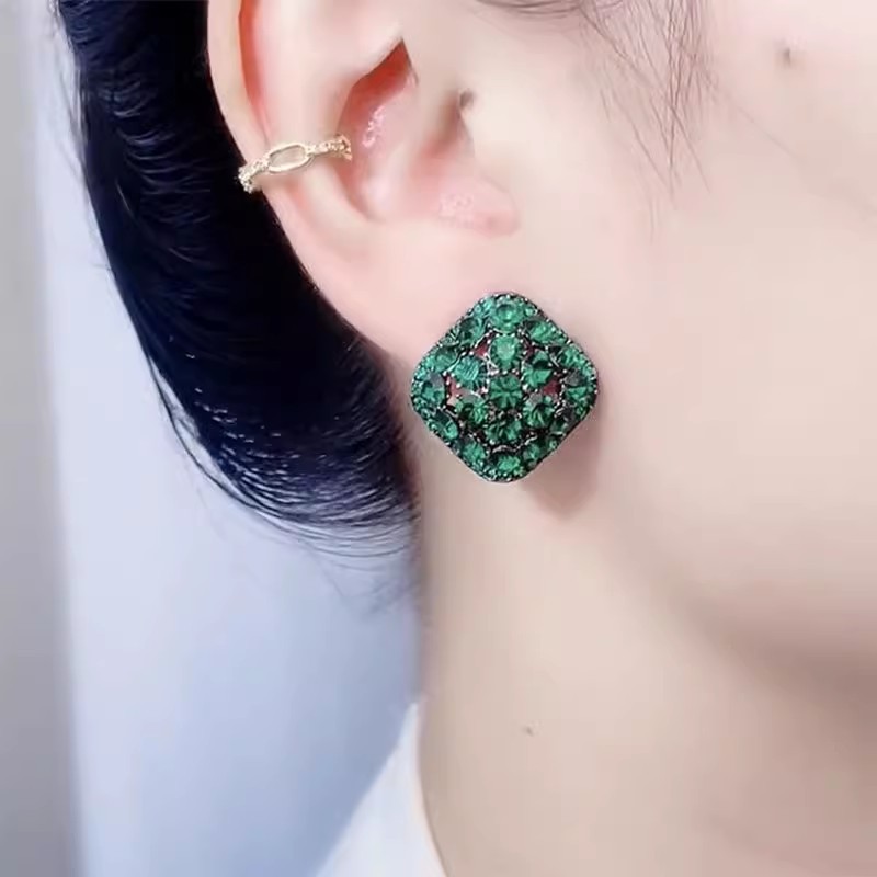 Green geometric retro elegant earrings with zircon