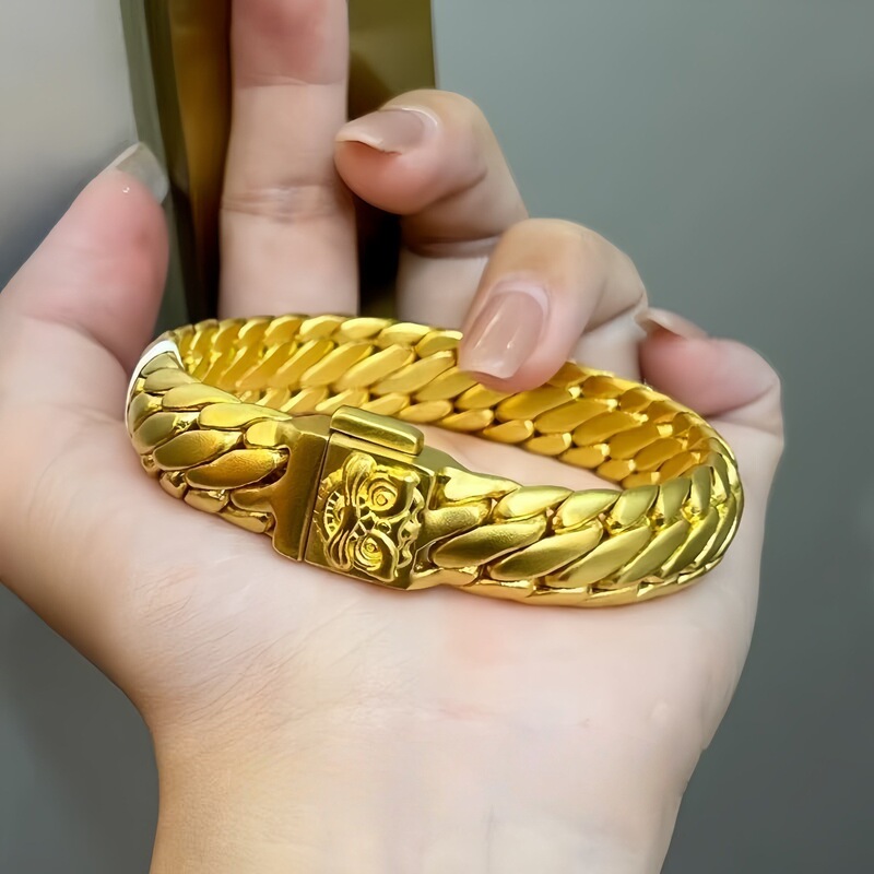 Imitation Gold Three-Horsewhip Square Buckle Bracelet in Gold Color, High-End and Stylish, Luxurious and Elegant for Men