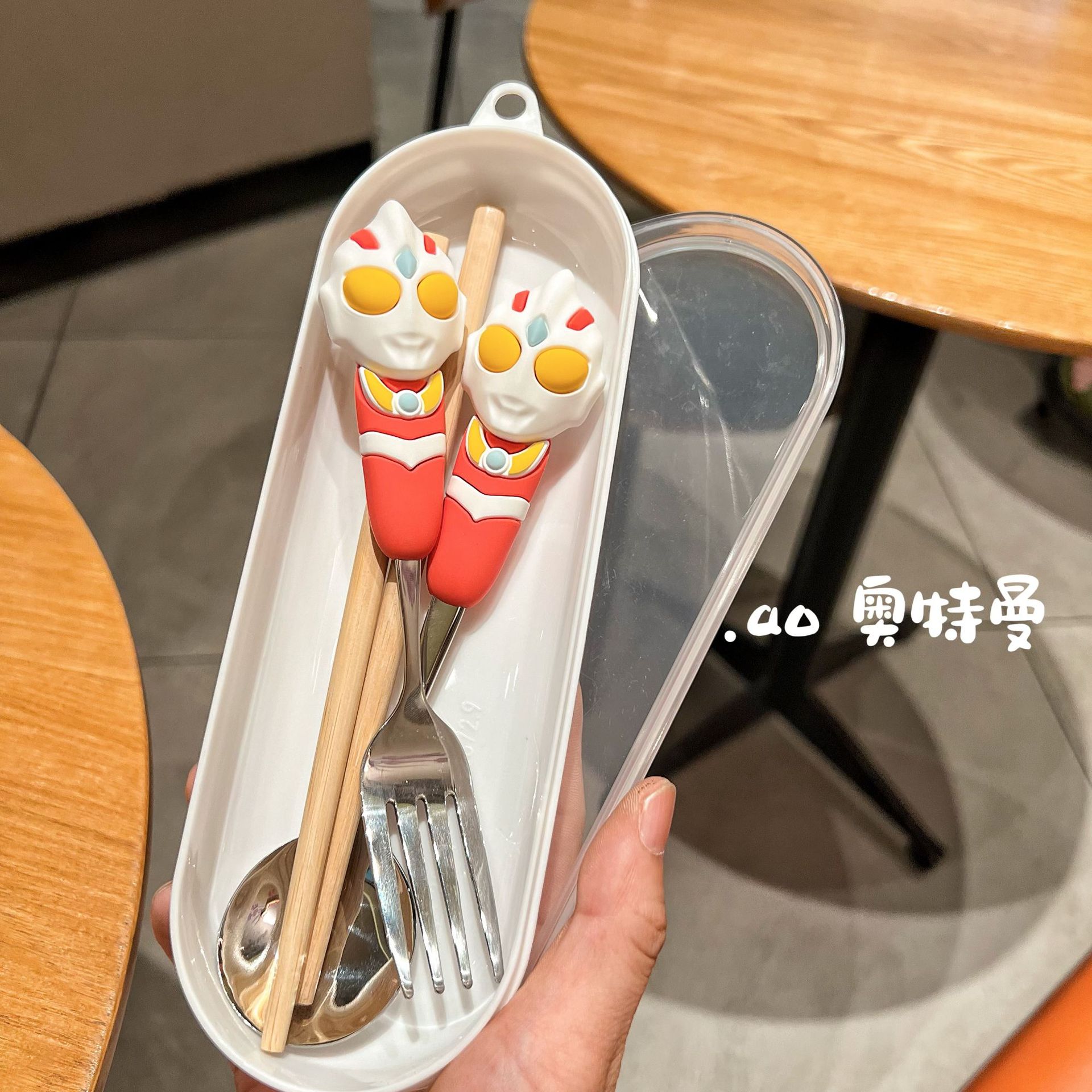 레드 울트라 스푼, 포크, 젓가락 (흰색 원형 상자)