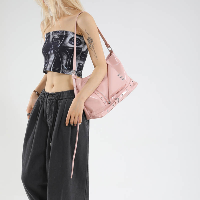 Bolso estilo Street Punk 2025 verano nuevo bolso femenino personalizado estilo motocicleta bolso de hombro bolso de mensajero de gran capacidad