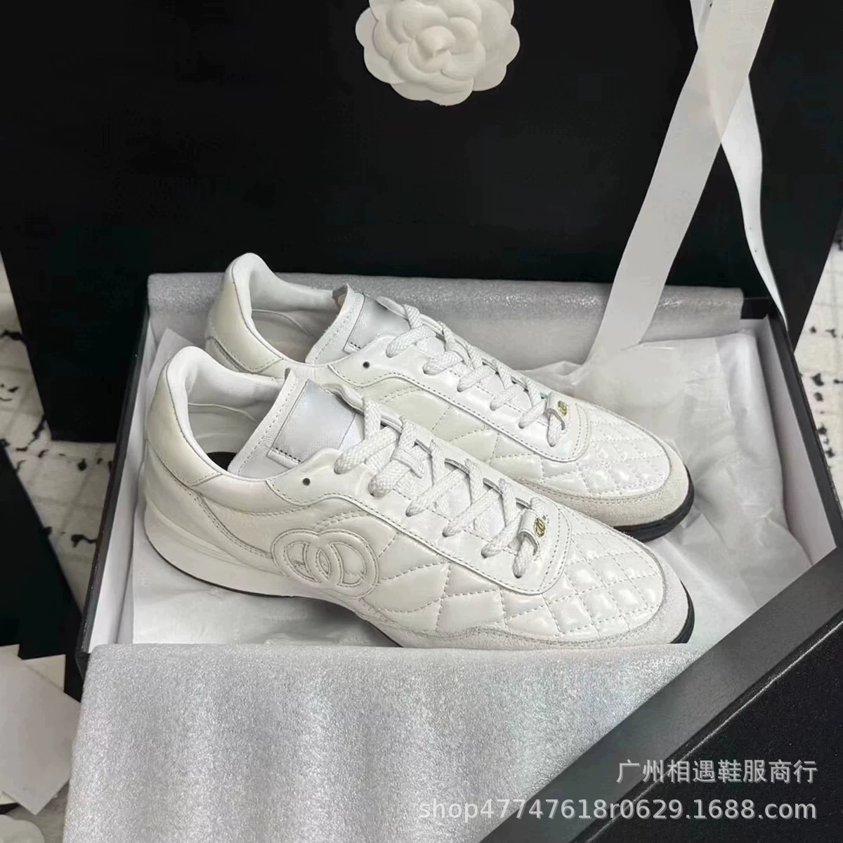 Высокая версия, маленькая, ароматная, стеганая, из натуральной кожи, 2024, белые туфли, повседневная серебряная универсальная спортивная обувь для бега, моральная тренировка, для женщин