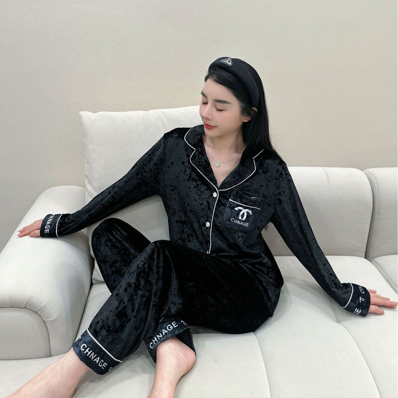Yase [Velvet Naiyun] Autumn and Winter New Gold Diamond Velvet Pajamas Women's High-End Light Luxury Style Long Sleeves and Trousers