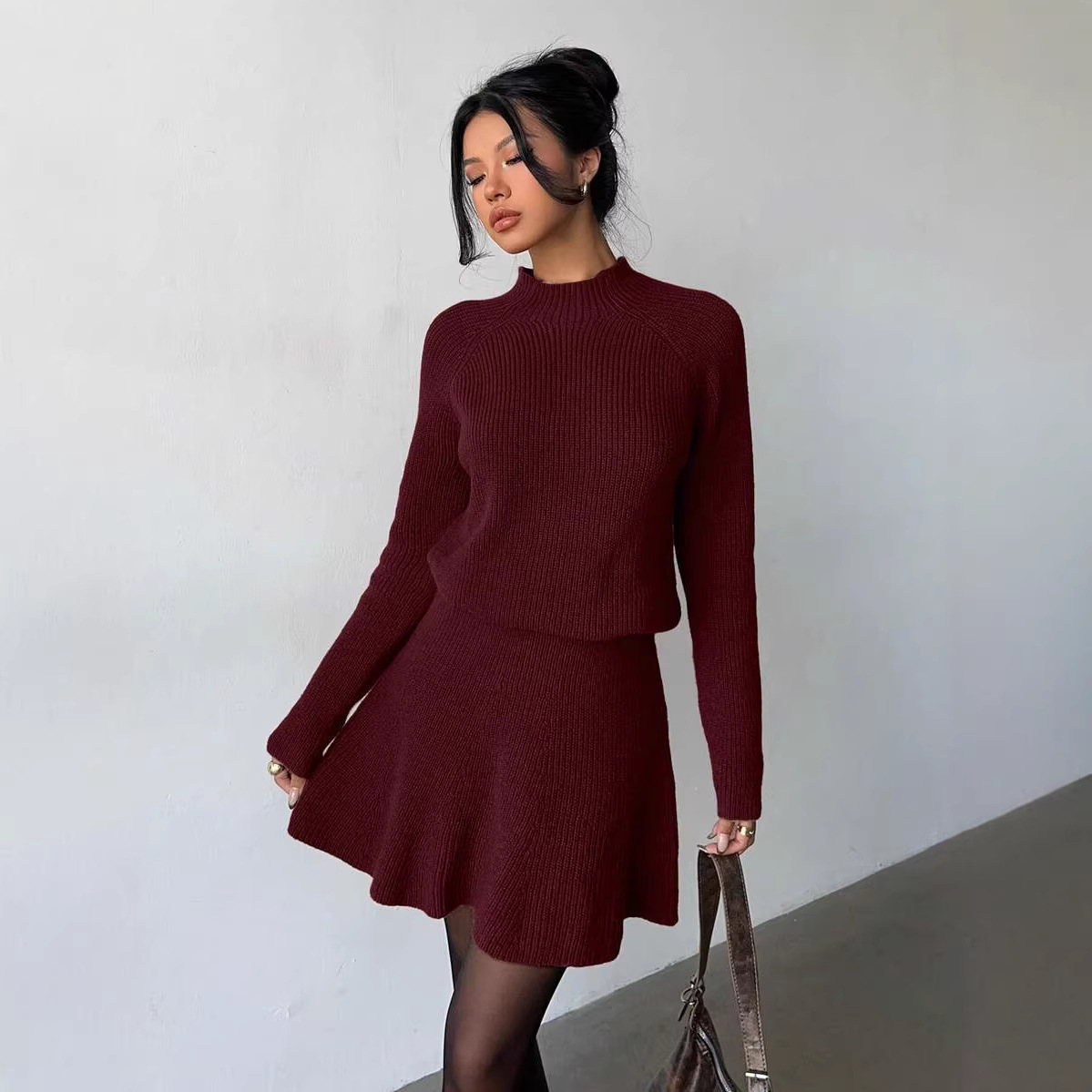 Dameskleding: Losvallende, casual top met ronde hals en textuur, bestaande uit een tweedelig gebreid shirt._voghion.com