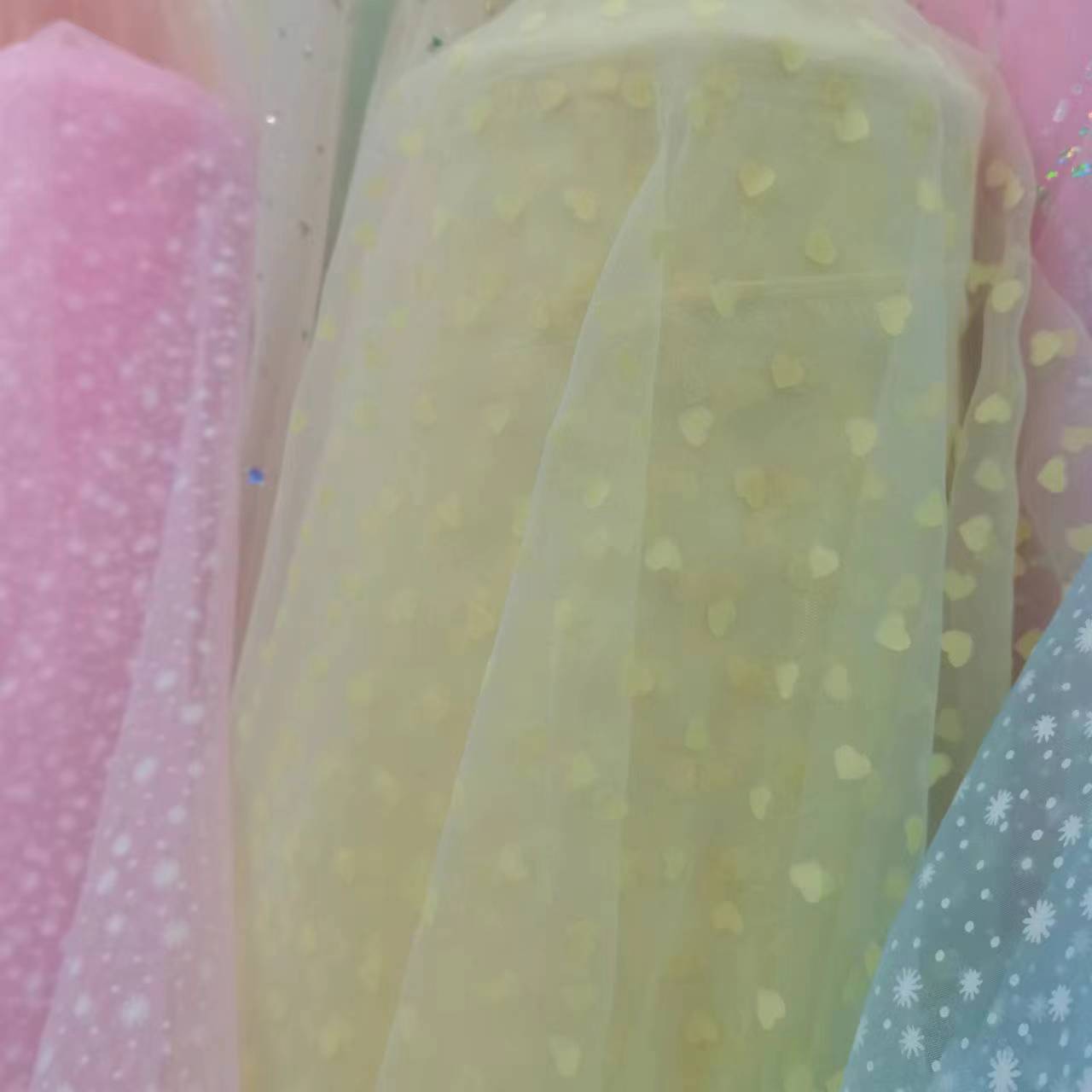 小桃心印花工艺网布批发 连衣裙婚纱面料 锦纶网眼布网纱爱心