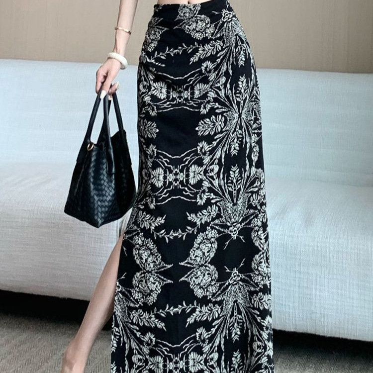 Trendy Retro Printed Skirt for Women, Summer Thin Style, Slim Fit, Fashionable and Elegant, Side Slit, Hip-Hugging Skirt