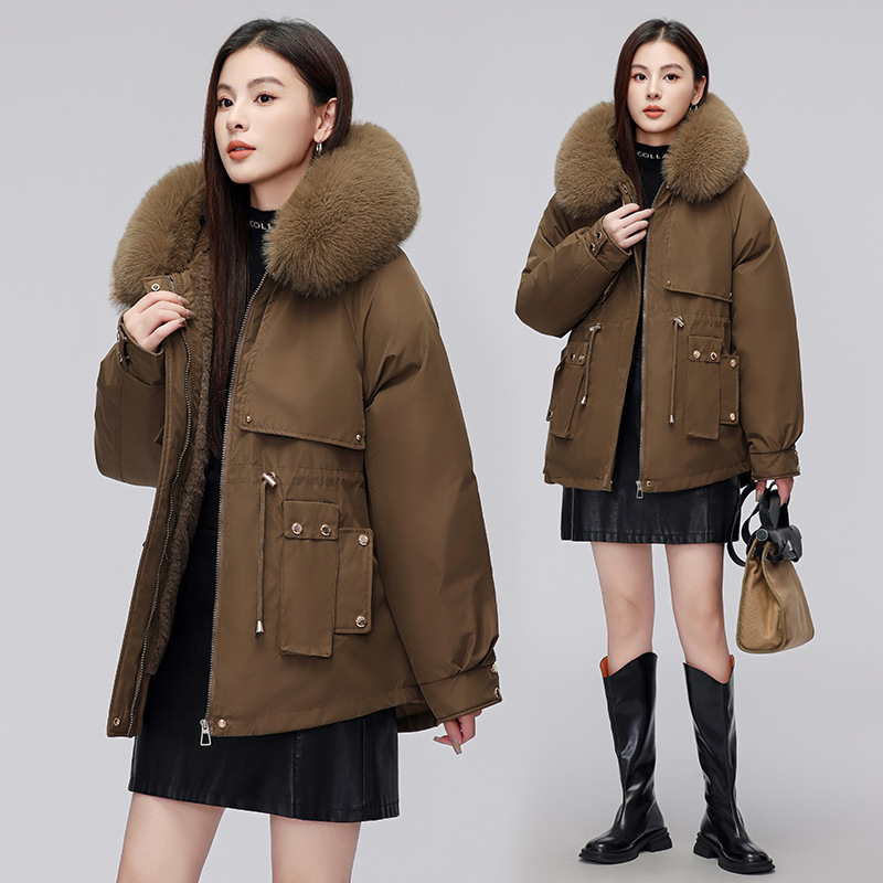 Comercio exterior corto para mujeres en invierno 2025 nuevo estilo coreano plumón chaqueta de algodón gruesa y chaqueta caliente de lana grande