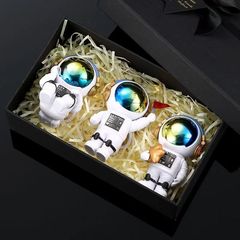 宇宙飛行士模型フィギュア玩具自動車置物人形家庭用車載装飾品誕生日プレゼント