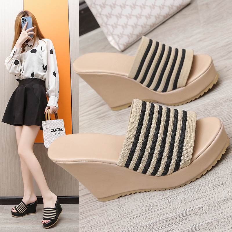 Large Size Women's Fashion Slippers for Outdoor Wear, New Summer Style Women's Wedge Sandals, Thick-Soled High-Heeled Platform Slippers
