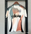 25 Spain Away