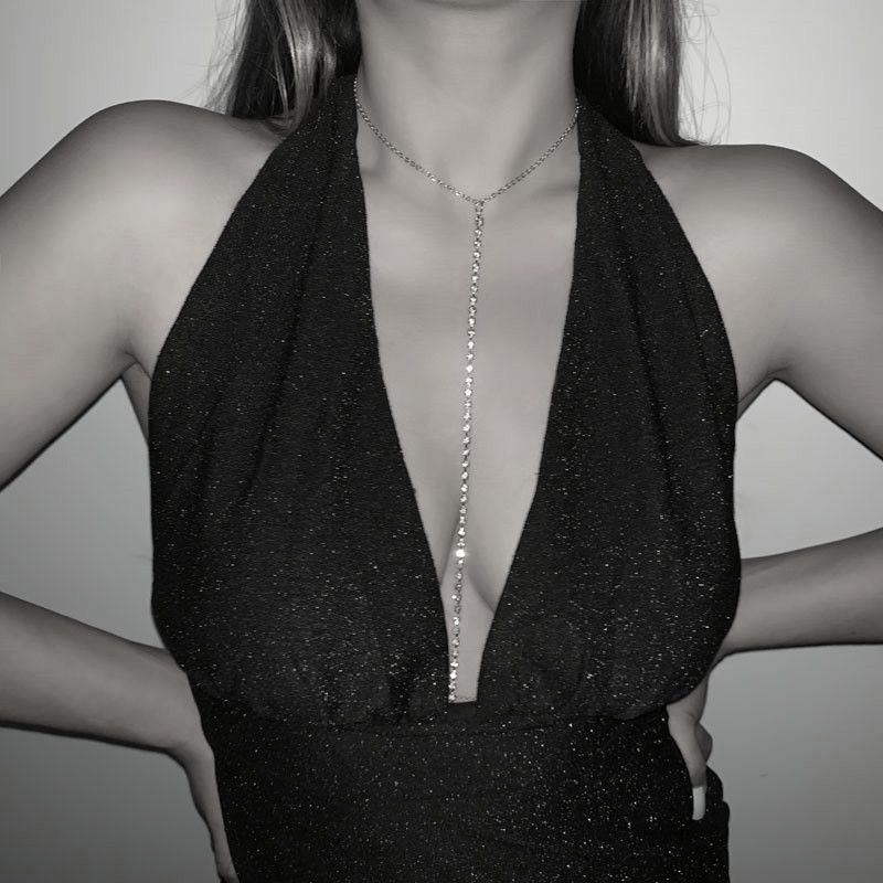 다양하고 심플한 라인스톤 가슴 체인