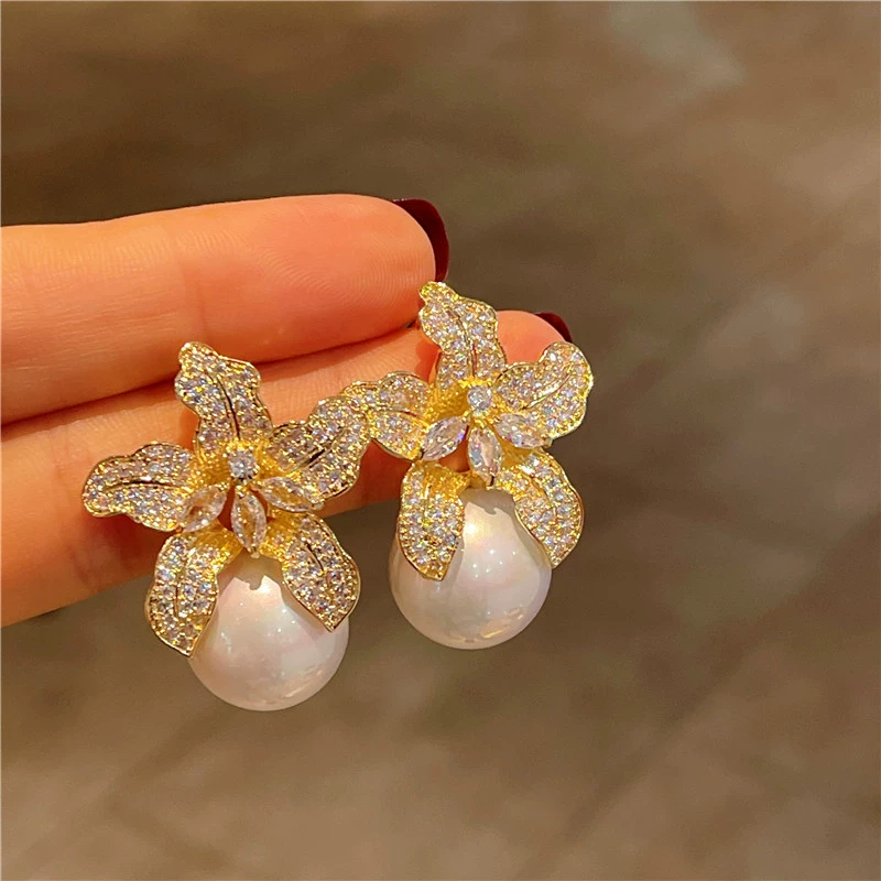 Серебряная игла, универсальные серьги цветочные из жемчуга, серебро 925 пробы, инкрустация бриллиантами, легкий люксовый стиль