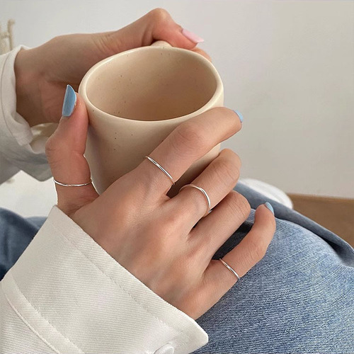Ultra-fine all-over s925 sterling silver glossy plain ring, a must-have basic model for women ins, can be stacked and worn with all-match joint rings
