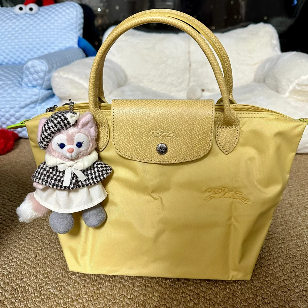 Small environmentally friendly wheat yellow