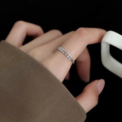 925銀メッキの銅のお金の指輪は軽くて豪華です。