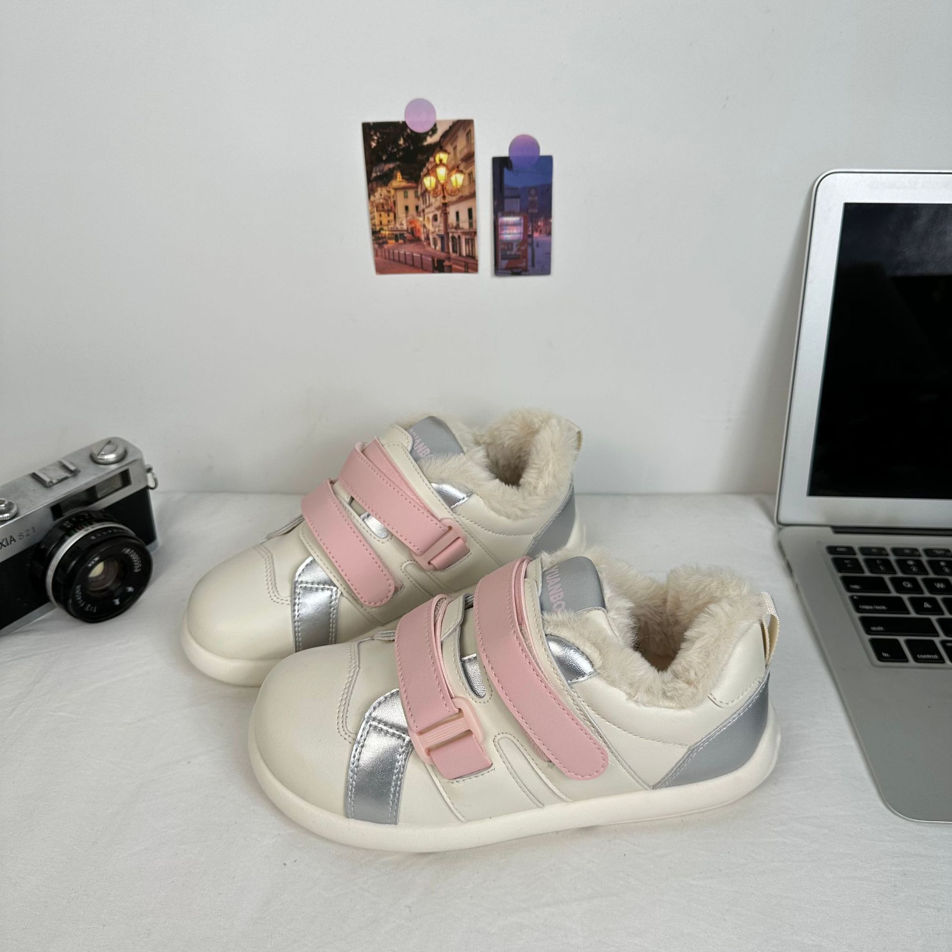 Yuanbo 2024 zapatos de algodón calientes de invierno para niñas, zapatos de skate coreanos universales y zapatos de lana para mujeres image 5