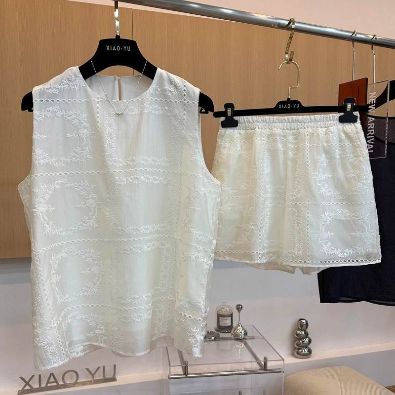 Высококачественный европейский костюм с вырезом на шее, вышитый жилет и шорты, летняя мода 2025, универсальный повседневный костюм