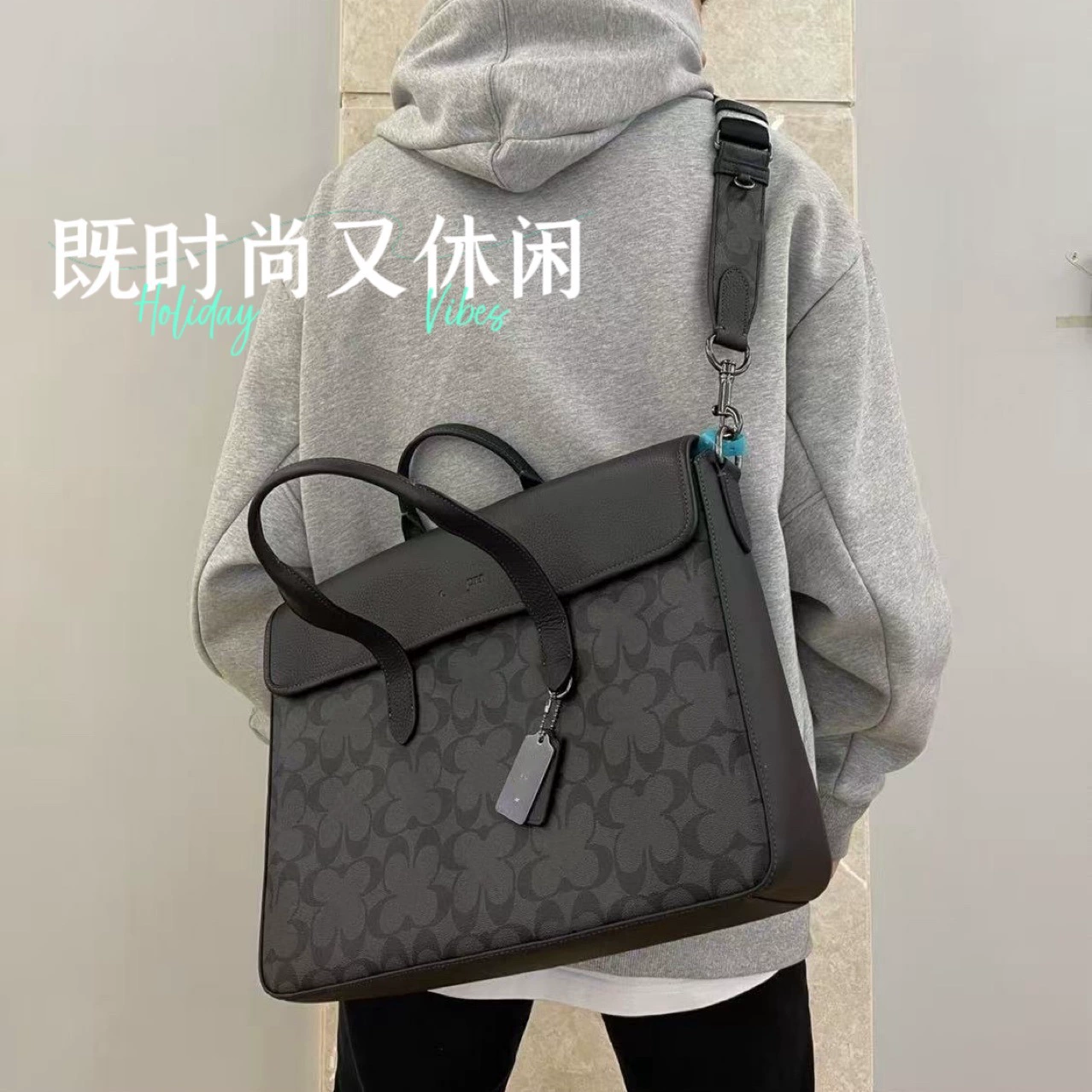 Leather one-shoulder bag for leisure, cowhide