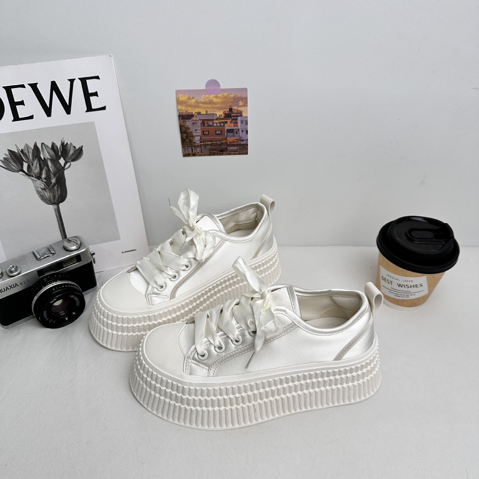 A9899 plantillas de látex aumentan suela gruesa, zapatos blancos con suela de pastel, zapatos de mujer de primavera de 2025 nuevos zapatos de skate delgados image 4