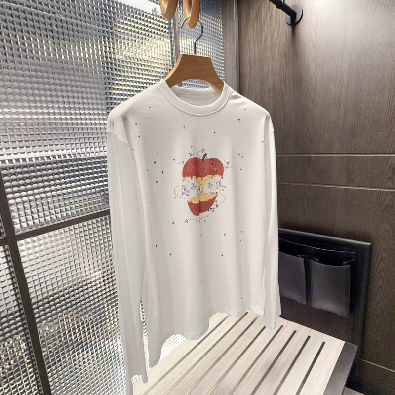 Heat-Pressed Rhinestone Apple Carousel Print Sun Protection Shirt, Loose and Casual Style, Versatile Long-Sleeve T-Shirt with Hidden Hem Heat-Pressed Rhinestone Apple Carousel Print Sun Protection Shirt, Loose and Casual Style, Versatile Long-Sleeve T-Shirt with Hidden Hem