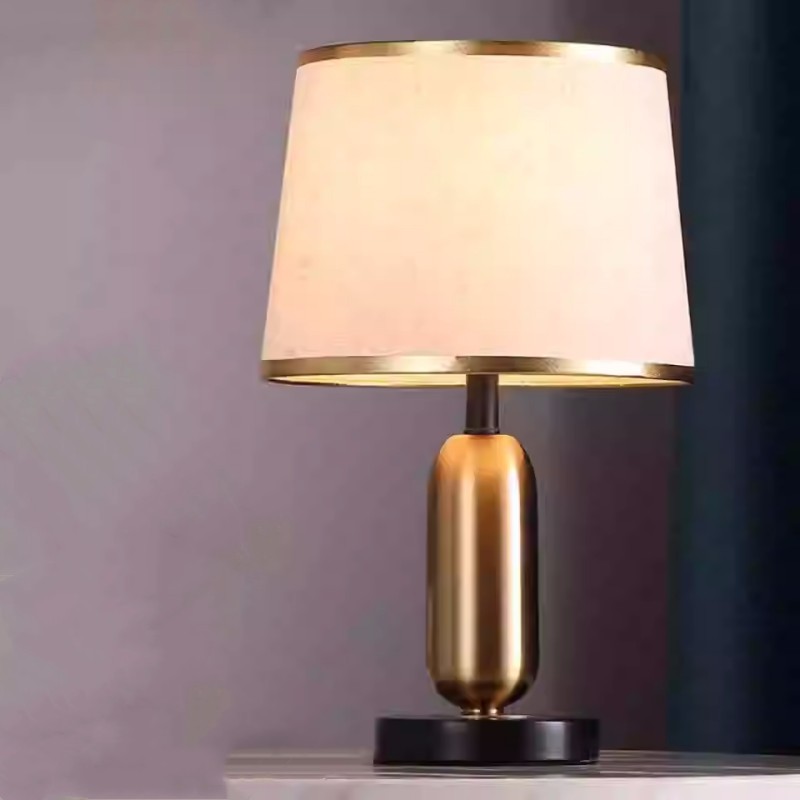 Nordic American Table Lamp Simple Retro Bedside Lamp Living Room Study Office Bedroom Table Lamp Warm Fabric Decorative Lamp