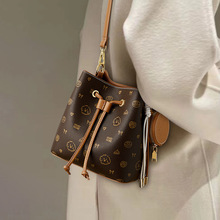 ˮͰ����Ůʽ2025�¿�Ů���ﶬ�μ�б���������ͨ����������