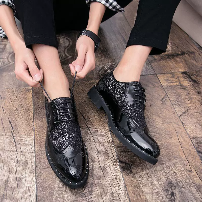 2025 корейская мода мода персонализированная повседневная модная кожаная обувь с блестками Британская шнуровка бизнес-дикая свадебная мужская обувь