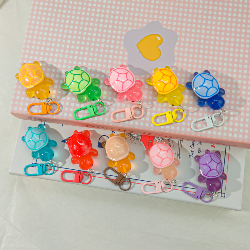 Color buckle E77 luminous color turtle key chain ins sweet girl heart best friend couple gift schoolbag bag bag hanging