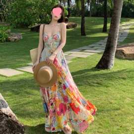 彩色碎花v领吊带连衣裙女夏季波西米亚小众裙子海边度假风a字长裙