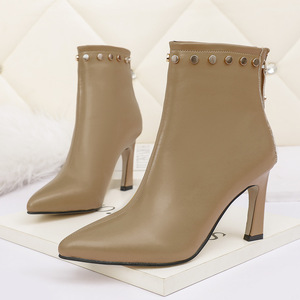 Martin boots are thin， slim， single boots， net red nightclub， thin heel， back zipper short boots