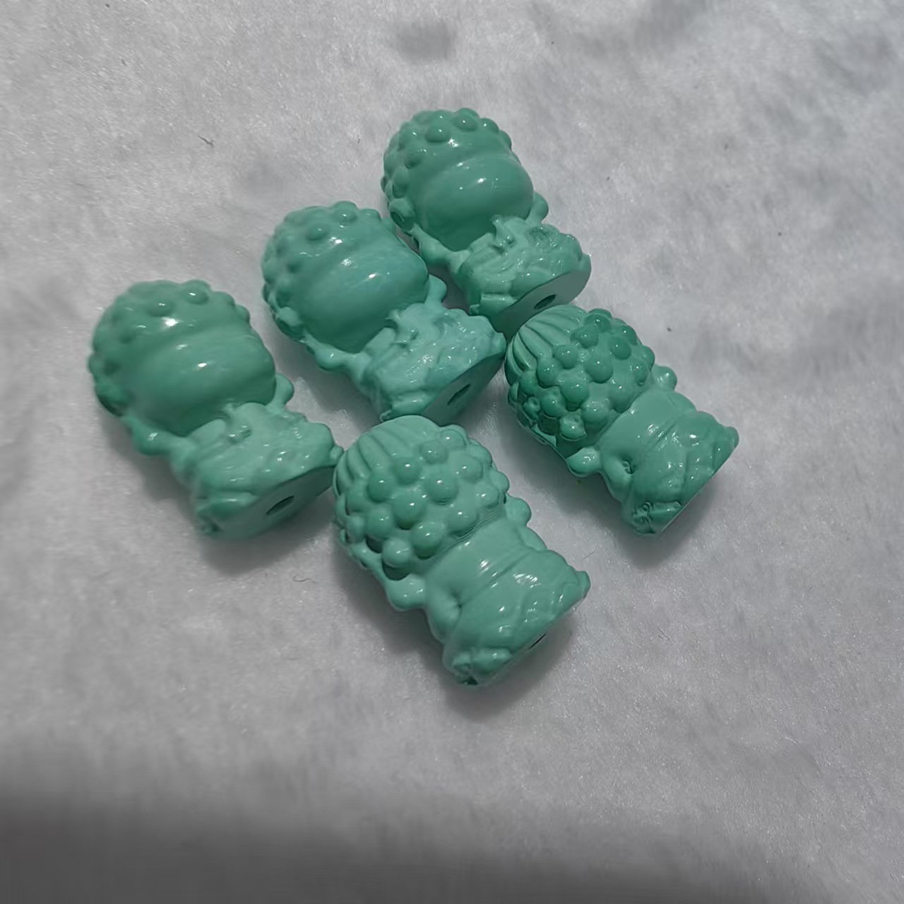 绿松石散珠雕刻件宝宝佛头吊坠挂饰diy饰品佛珠长链文玩配饰批发
