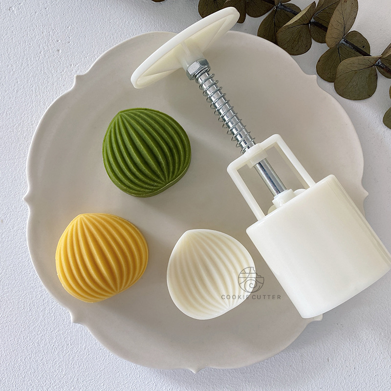 50G75G 의 새로운 귀여운 밤나무 녹두 케이크 아이스크림 달 케이크 곰팡이 껍질 너트 손 압력 DIY 노동자 WANG XIAOXIANG
