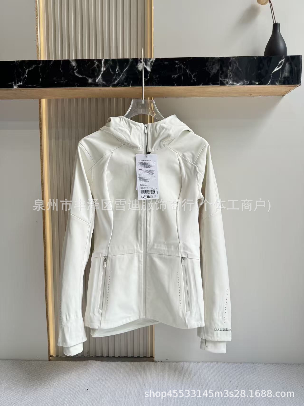 New lulu-style Chill hooded windproof and warm jacket for women