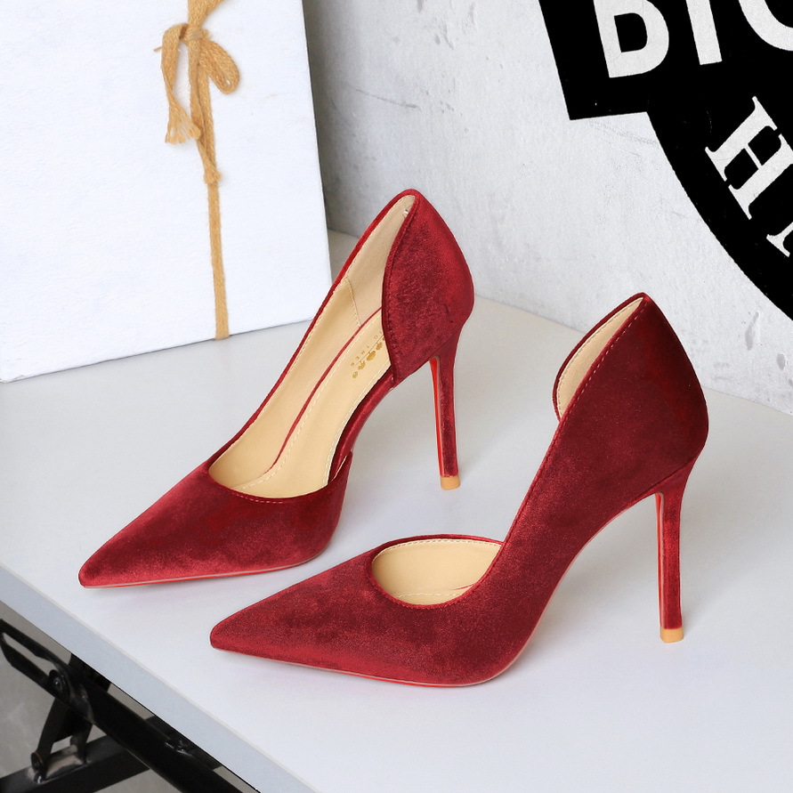 European Style Velvet Stiletto Court Shoes With Pointed Toe_voghion.com