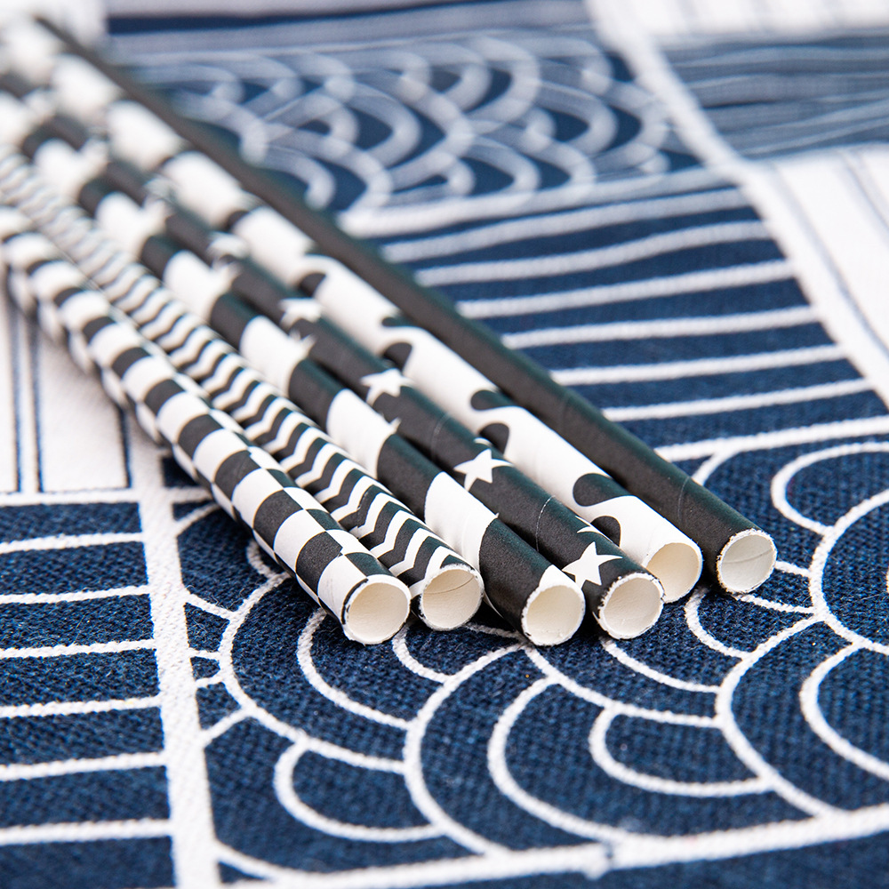 Una gran cantidad de paja de papel desechable al por mayor paja de papel degradable en blanco y negro serie paja transfronteriza Amazon