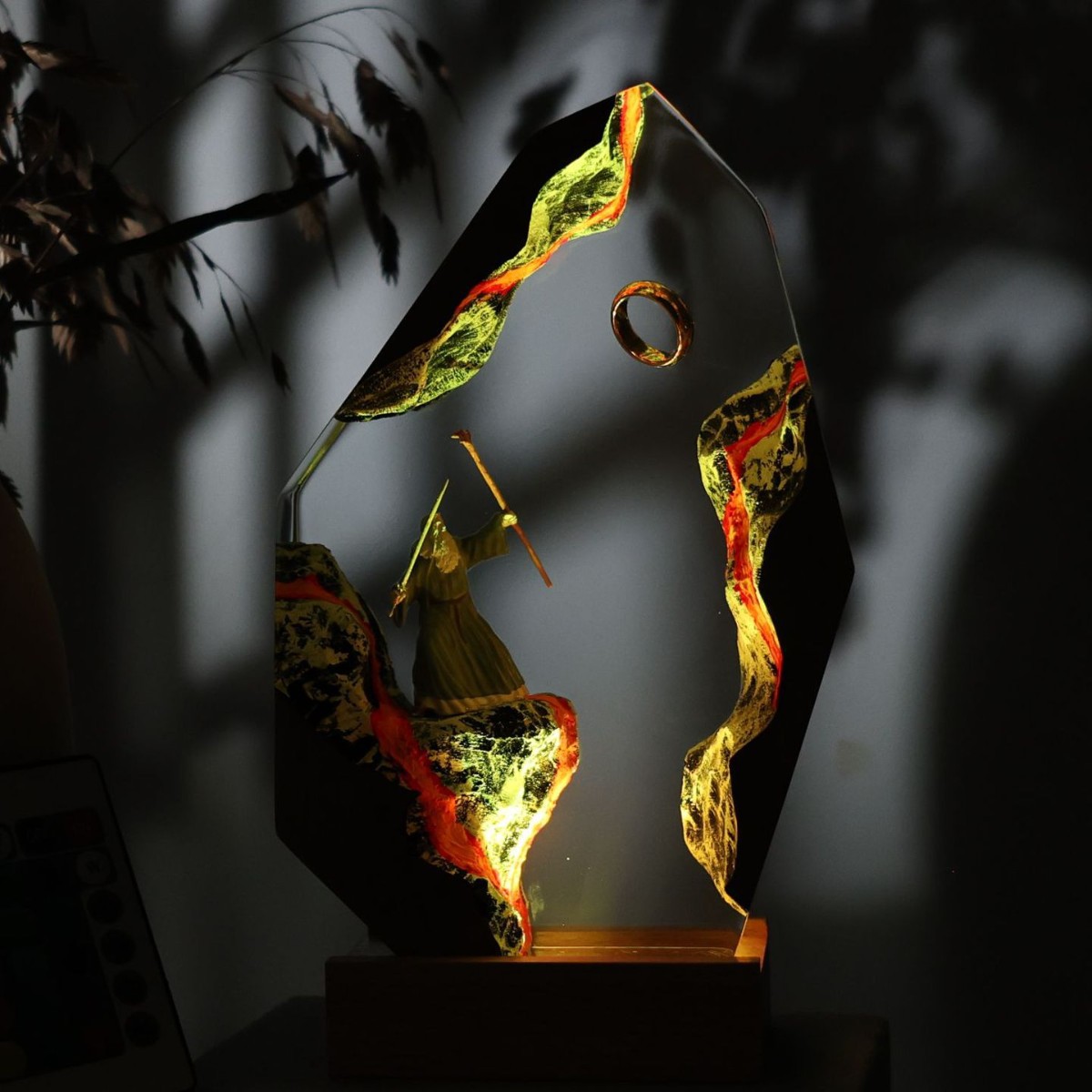 Nuevas series mágicas transfronterizas de películas y televisión Lord of the Ring Gandalf lámpara de resina decorativa lámpara de resina de escritorio para el hogar