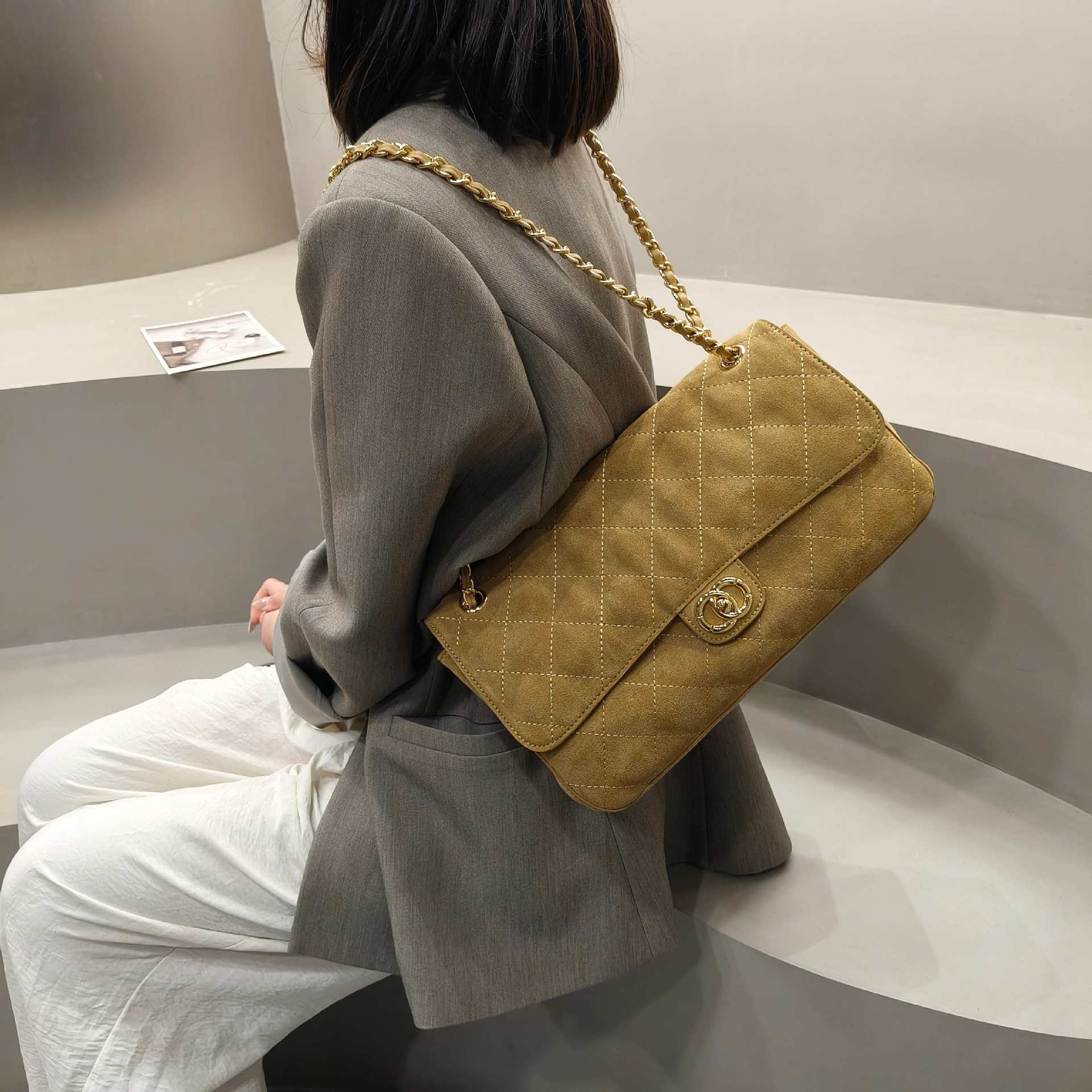 New autumn and winter genuine leather suede quilted Chanel-style chain shoulder bag, high-end fashion small crossbody bag
