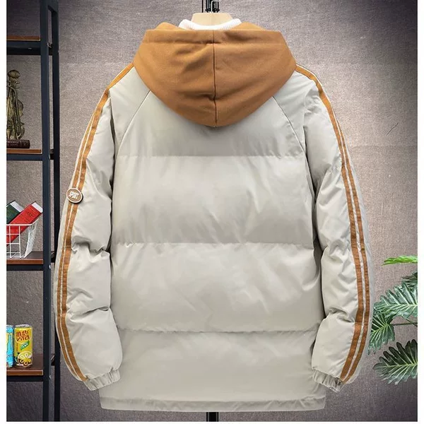 New winter styles for men and women: faux two-piece down-filled cotton-padded jackets, loose-fitting, fashionable hooded designs, and thick, warm cotton coats suitable for high school students