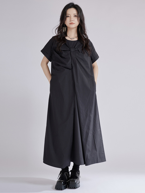 Zhongchuang Rizhen ニッチデザインスタンドアッププリーツ V ネックルーズフレンチドレス女性の 2025 夏のハイエンドロングスカート|undefined