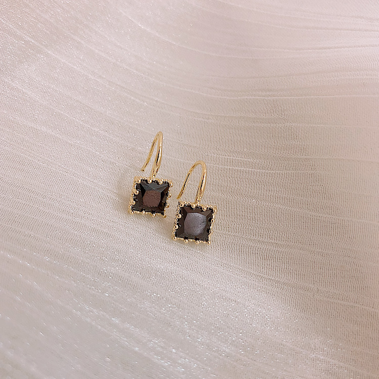 Pendientes cuadrados pequeños al por mayor temperamento cuadrado pendientes de circón joyería nuevos pendientes de azúcar plata