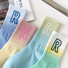 一體機制無骨縫合漸變扎騷氣街頭滑板運動款硅膠標~潮流字母R